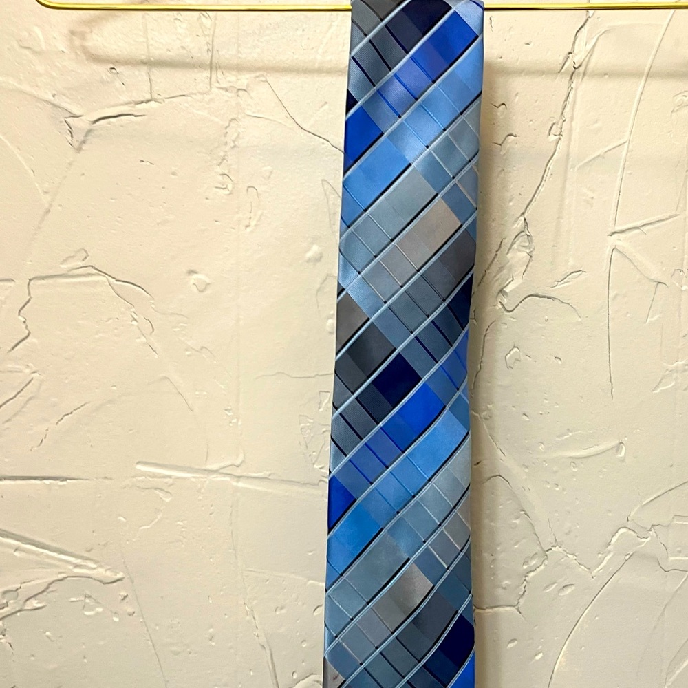 Men’s Kenneth Cole tie